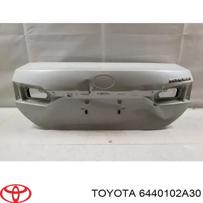Крышка багажника на Toyota Corolla E18