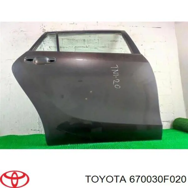 670030F020 Toyota Дверь задняя, правая