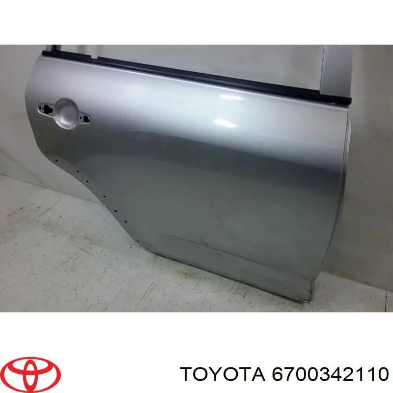 6700342111 Toyota Дверь задняя, правая