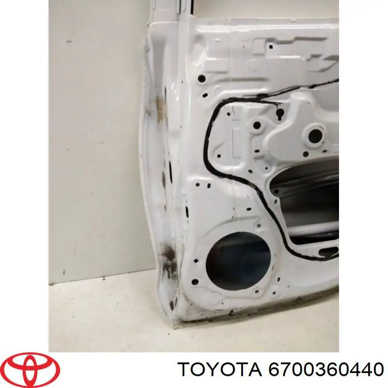 6700360420 Toyota Дверь задняя, правая