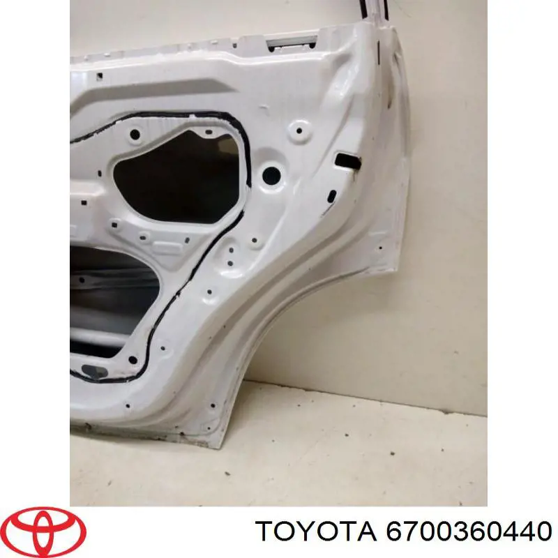 Дверь задняя правая 6700360420 Toyota
