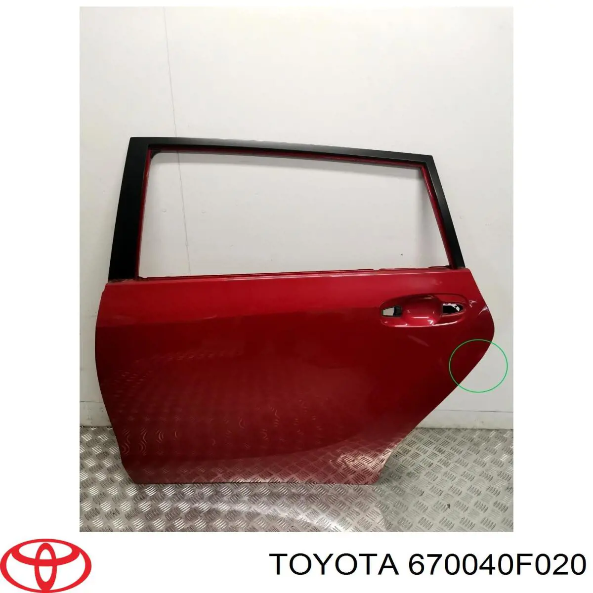 670040F020 Toyota Дверь пассажирская задняя левая