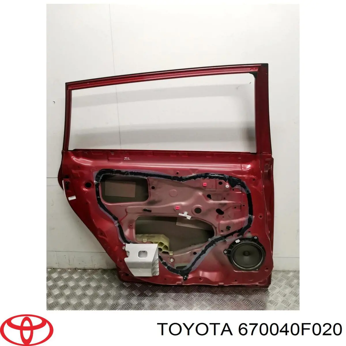 Купить 670040F020 Toyota Дверь задняя