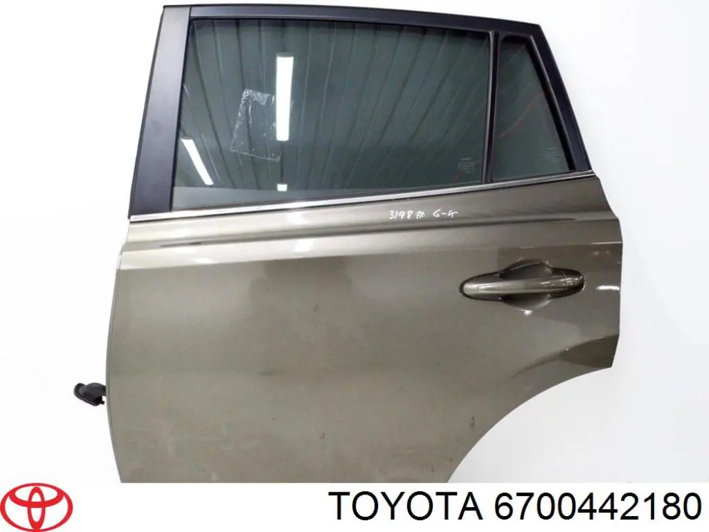 Дверь задняя левая Toyota 6700442180