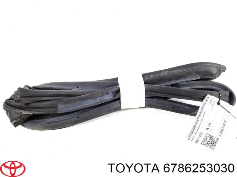 Купить 6786253030 Toyota Уплотнитель двери передней левой (на двери)