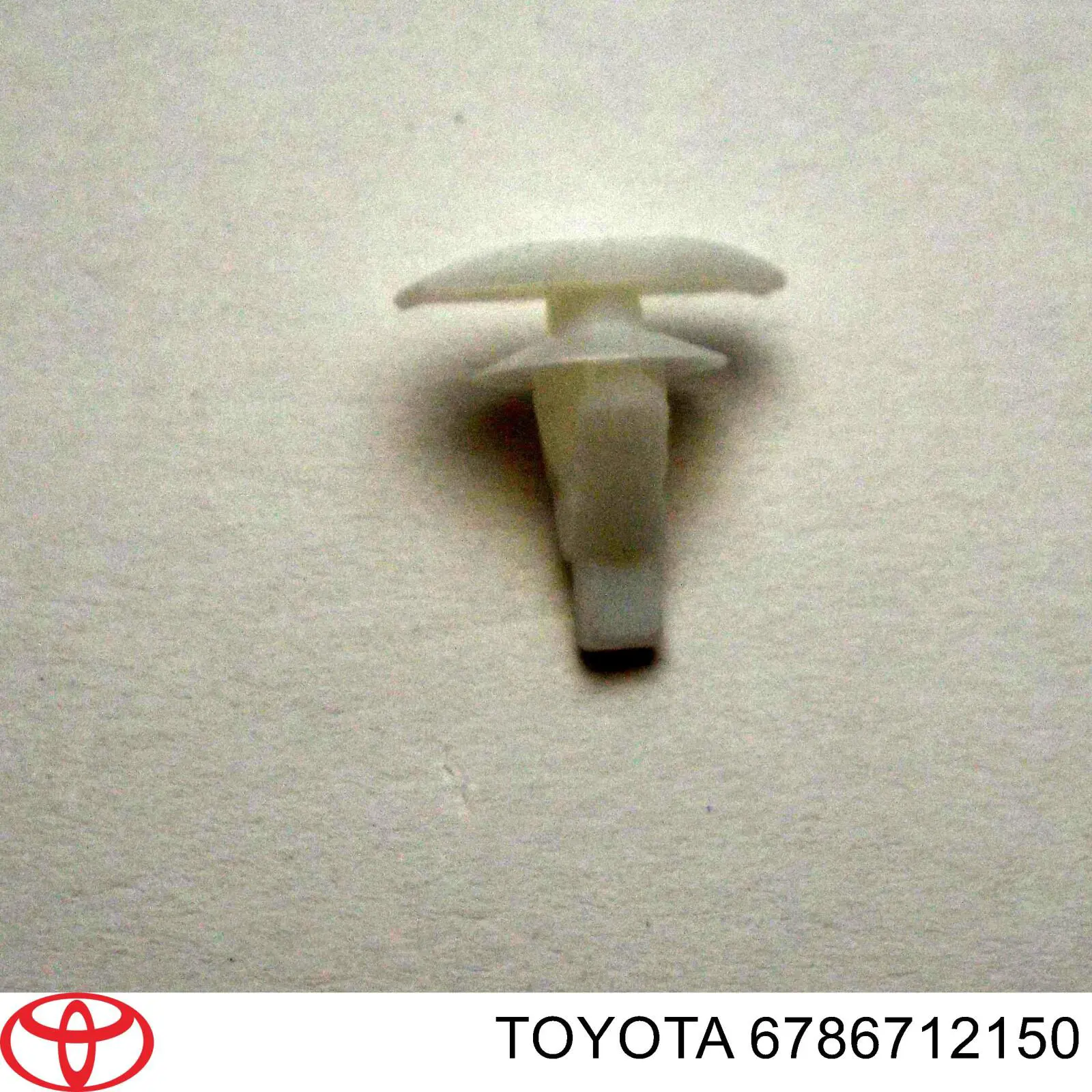 Пистон (клип) крепления накладок порогов MAK 15132 цена, от 0.38 USD