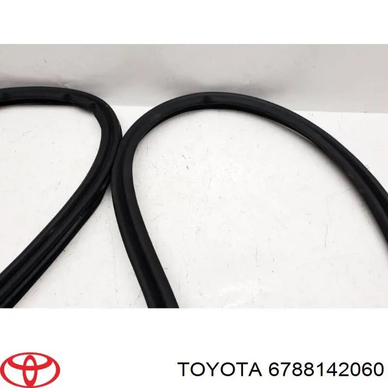 6788142060 Toyota уплотнитель багажника (двери 3/5-й задней)