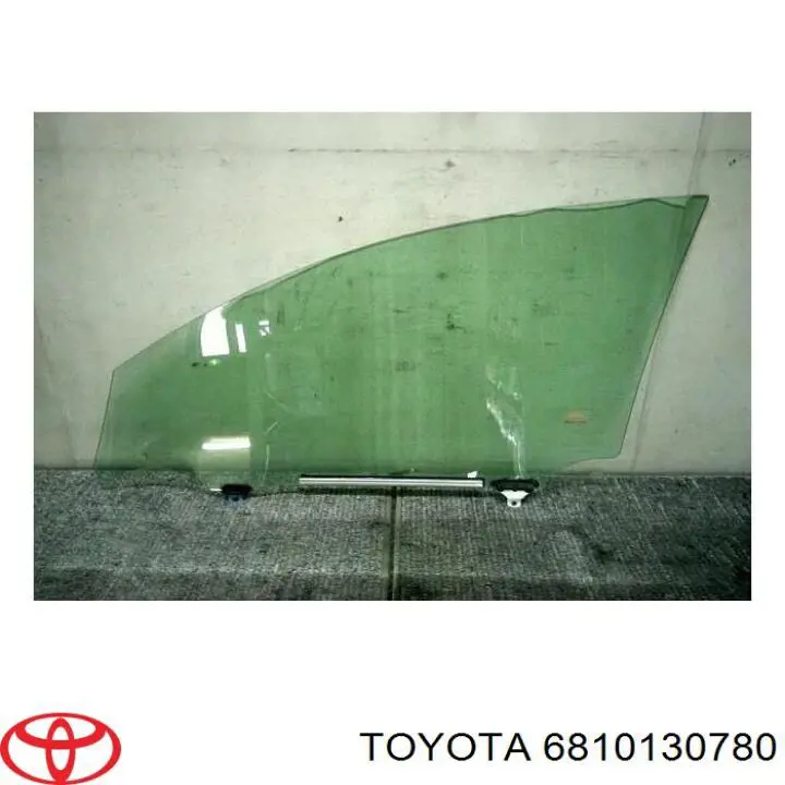 Стекло двери передней правой Toyota 6810130780