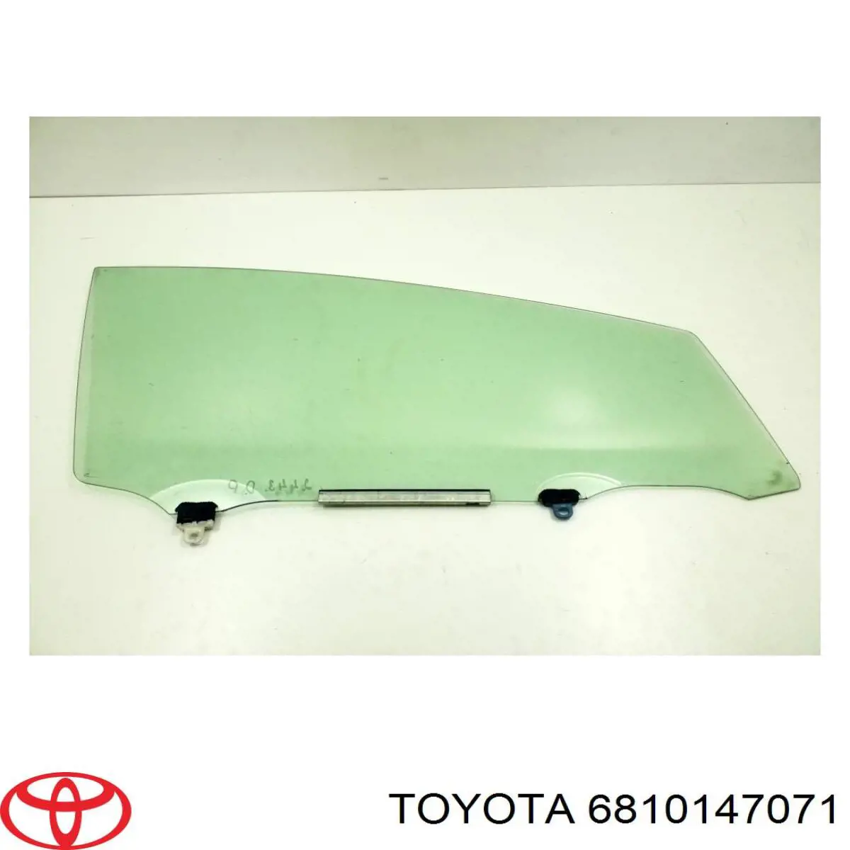 6810147071 Toyota Стекло передней двери, правой