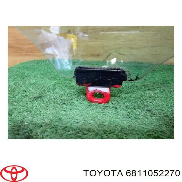 Купить 6811052270 Toyota Стекло двери передней правой