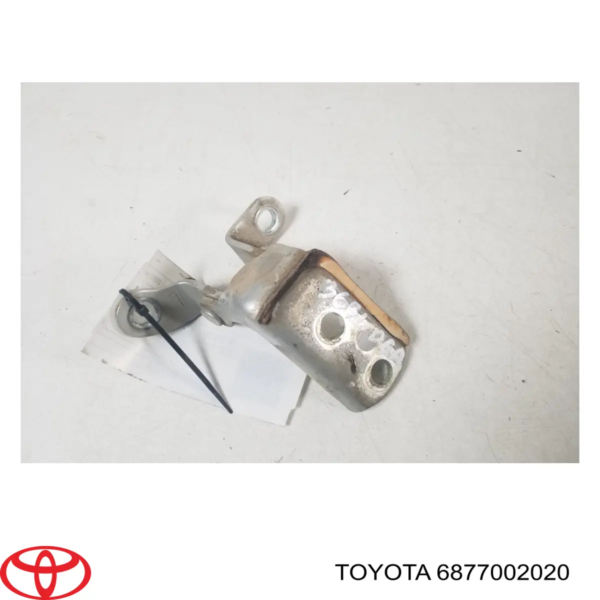 Дверной шарнир задний правый Toyota 6877002020 цена, от 29.18 USD