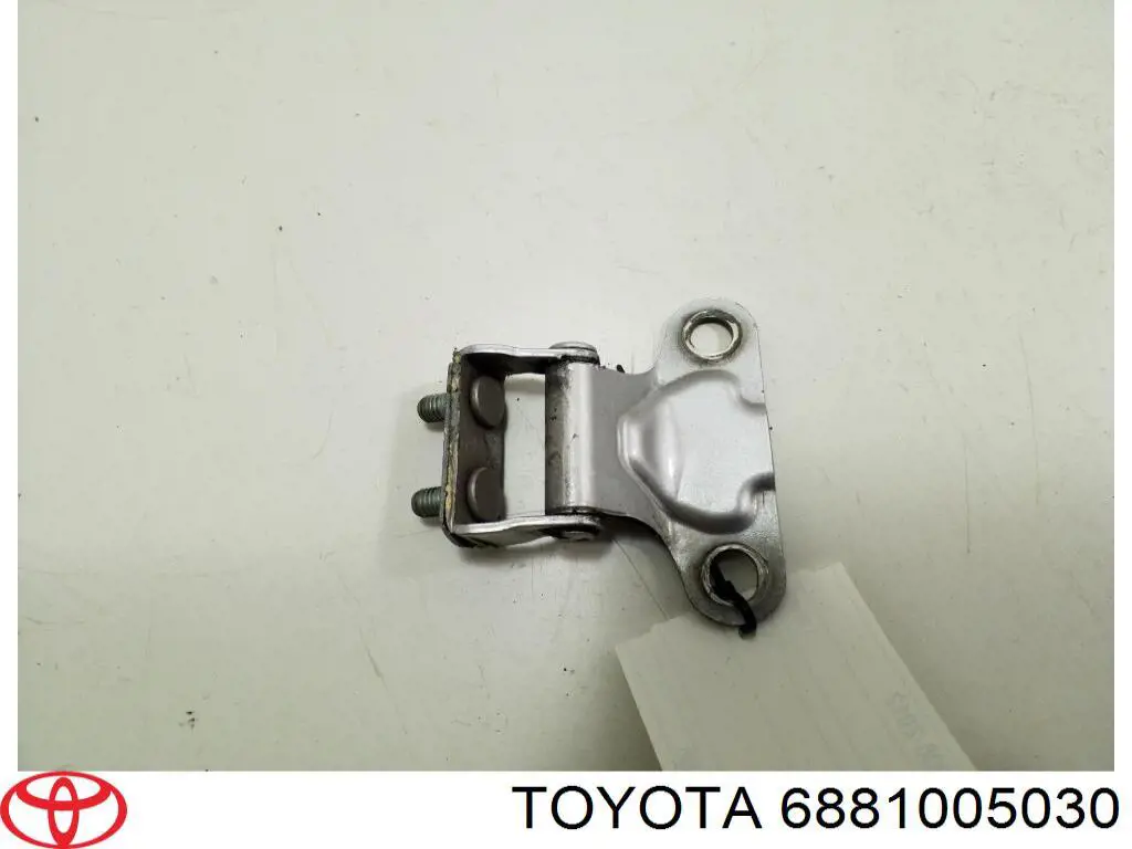 Купить 6881005030 Toyota Петля третей/пятой двери