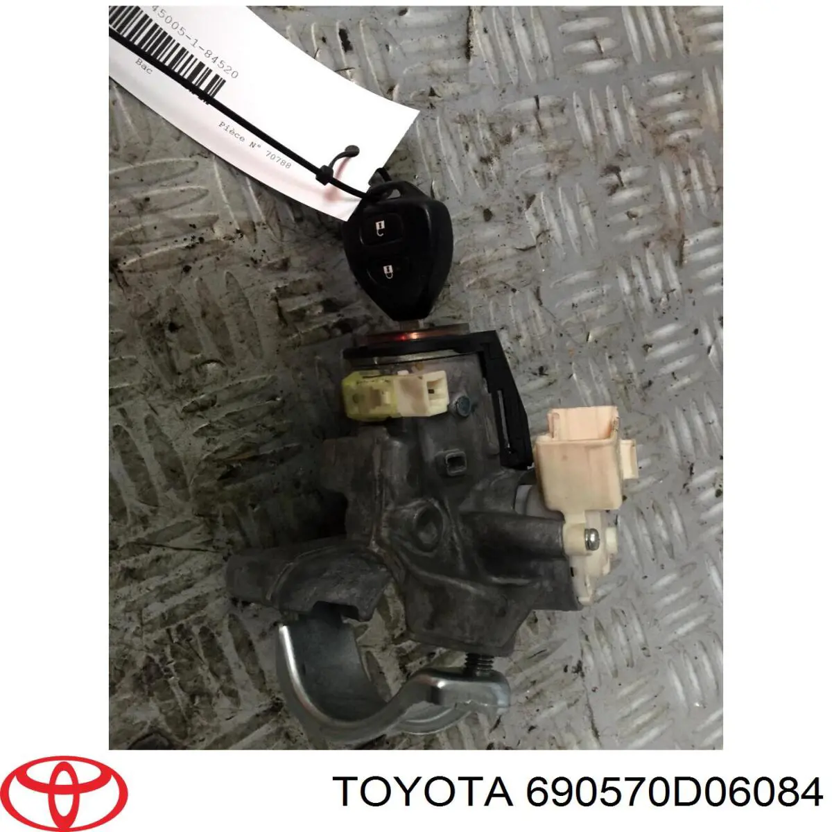 690570D06084 Toyota 