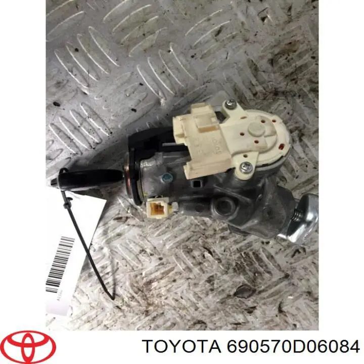 Купить 690570D06084 Toyota 