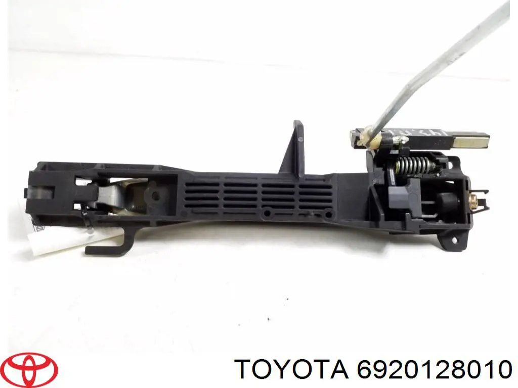 Купить 6920128010 Toyota Держатель наружной ручки двери передней правой