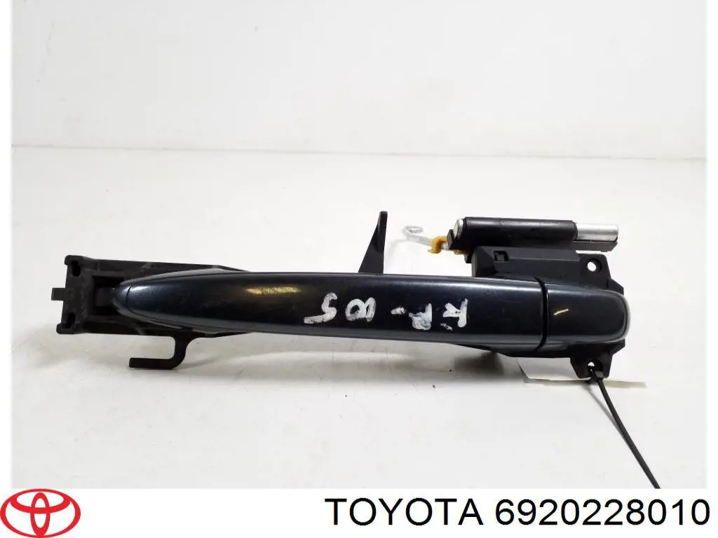 Купить 6920228010 Toyota Держатель наружной ручки двери передней левой