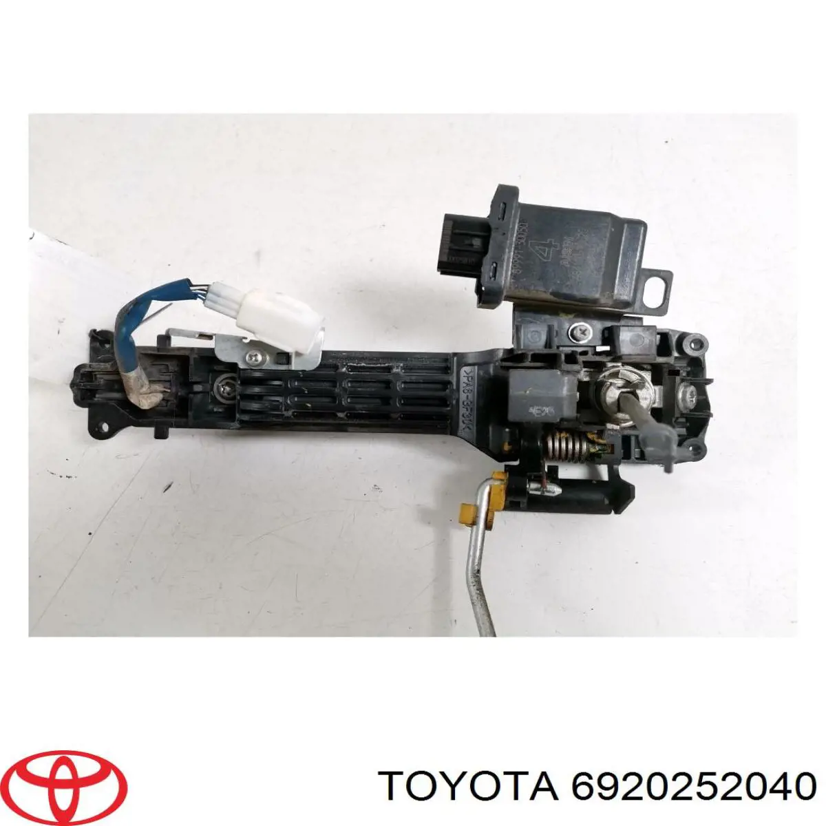Держатель наружной ручки двери передней левой Toyota 6920252040 цена, от 3.52 USD