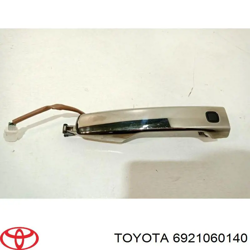 Ручка двери передней наружная правая 6921060140 Toyota