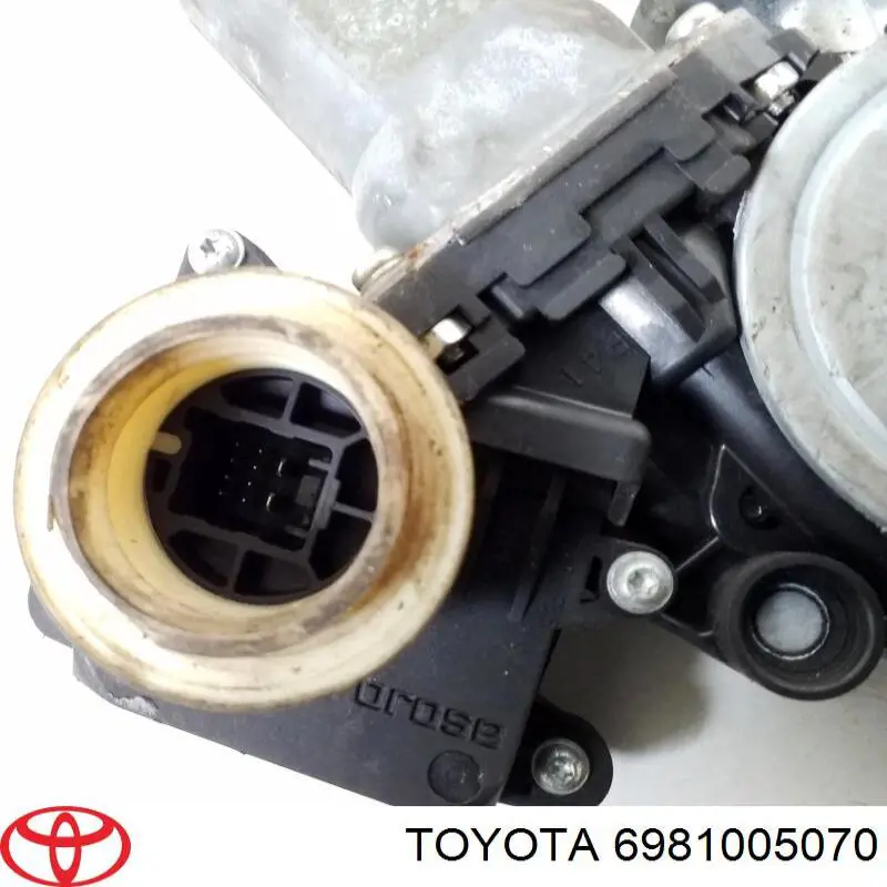 Стеклоподъемник передней правой двери 6981005070 Toyota