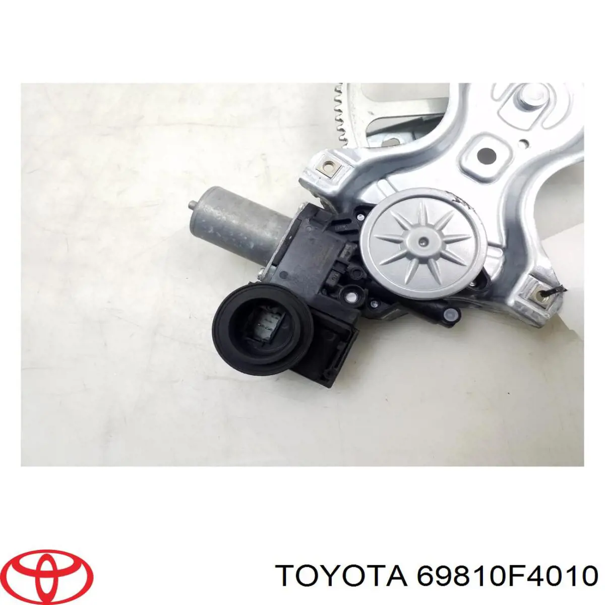 Стеклоподъемник передней правой двери Toyota 69810F4010 цена, от 32.84 USD