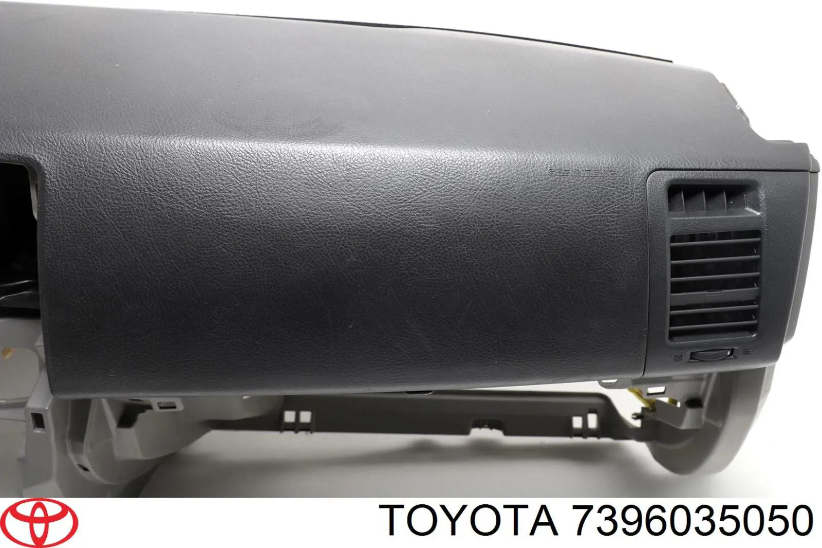 Подушка безопасности (AIRBAG) пассажирская на Toyota 4Runner GRN21, UZN21