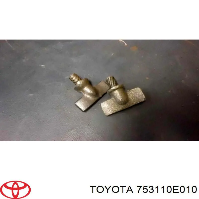 753110E010 Toyota эмблема решетки радиатора