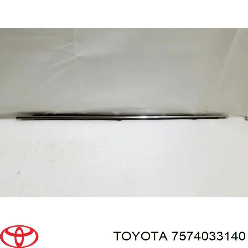 7574033140 Toyota moldura de vidro deslizante da porta traseira esquerda