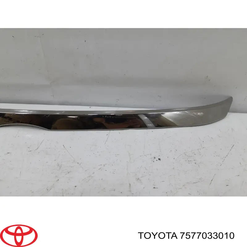 Накладка капота Тойота Камри VII