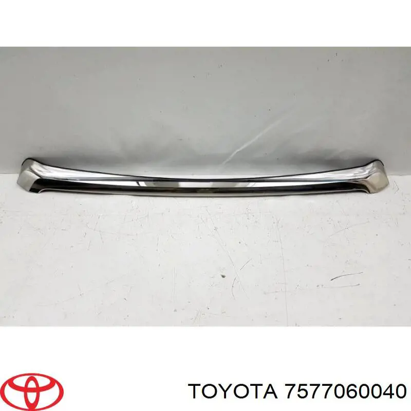 Moldura de capó 7577060040 Toyota