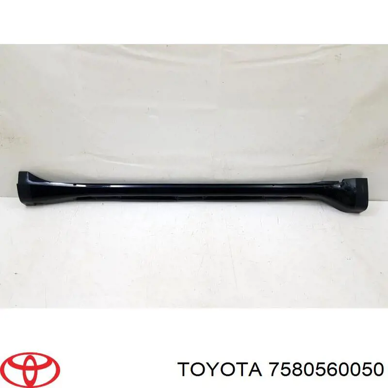 Накладка (молдинг) порога наружная правая 7580560050 Toyota