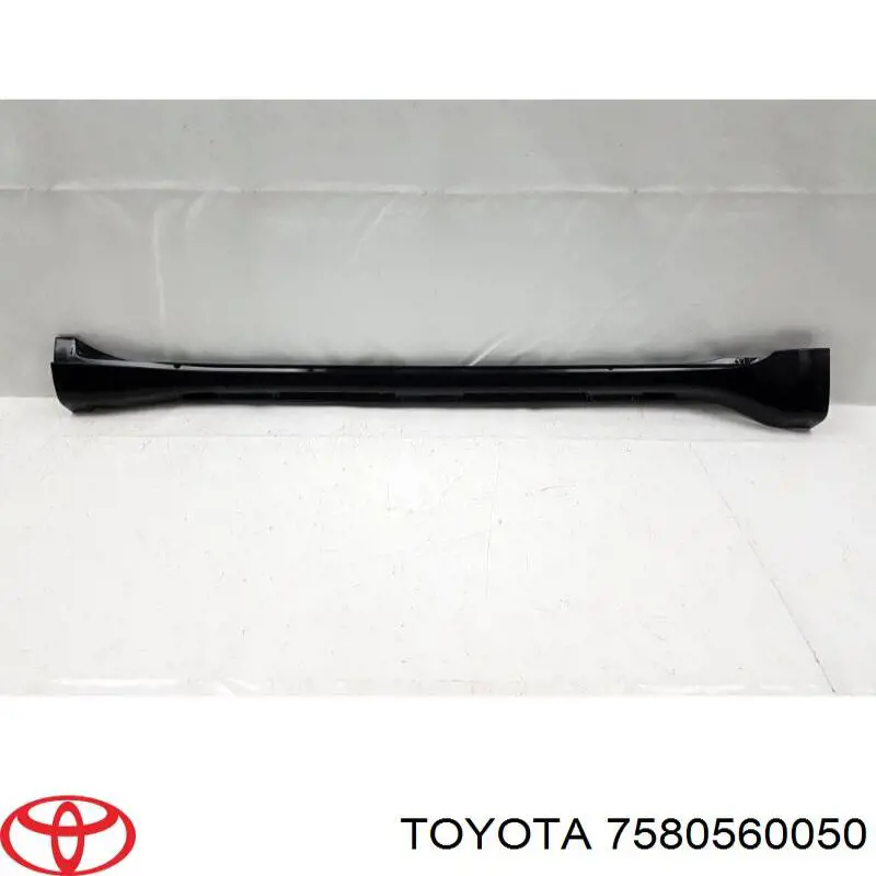 7580560050 Toyota Накладка наружняя (молдинг) порога, правый