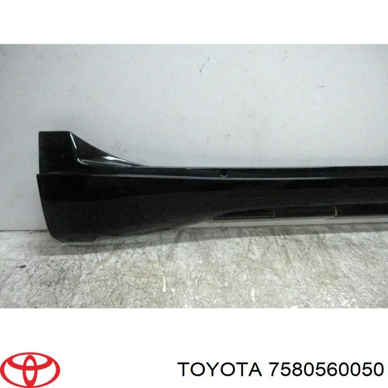 Купить 7580560050 Toyota Накладка (молдинг) порога наружная правая
