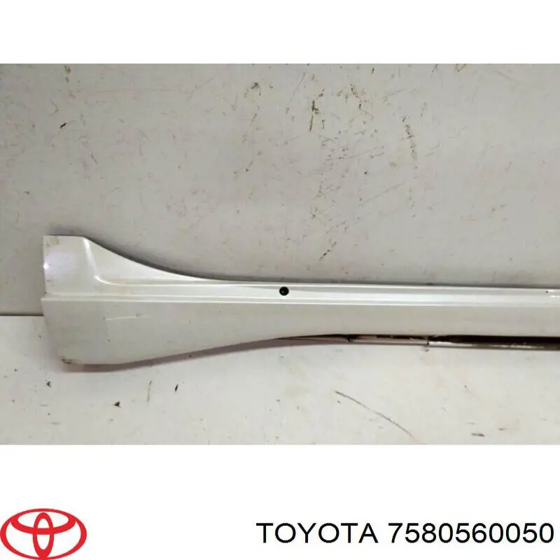Накладка (молдинг) порога наружная правая Toyota 7580560050 цена, от 38.09 USD