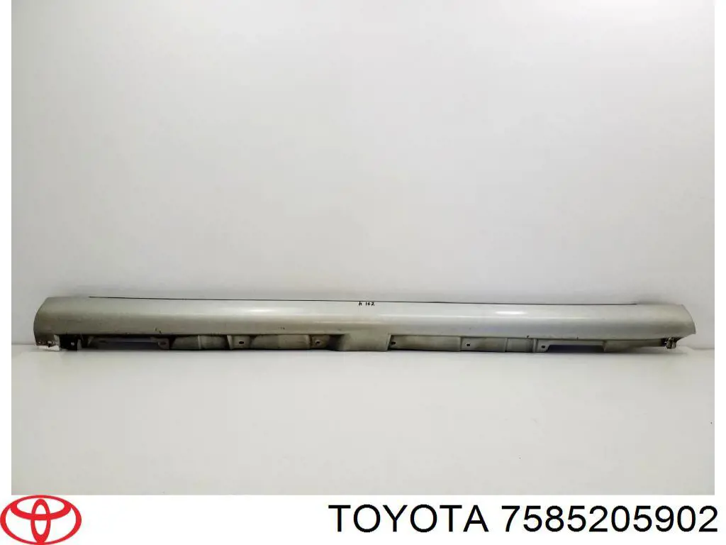 Listón de acceso exterior izquierdo 7585205902 Toyota
