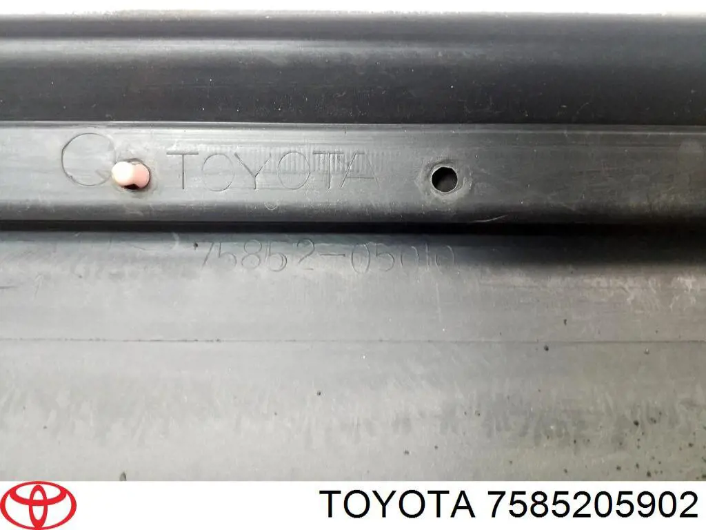 Накладка (молдинг) порога наружная левая на Toyota Avensis T25
