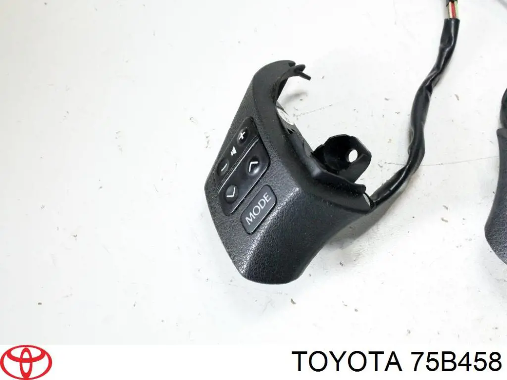  75B458 Toyota