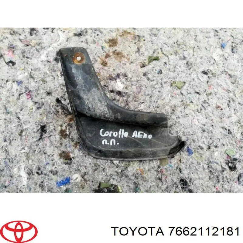Faldilla guardabarro delantera derecha 7662112181 Toyota