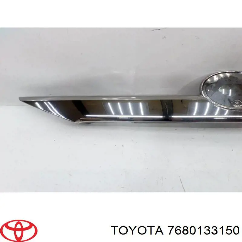 Накладка крышки багажника 7680133150 Toyota