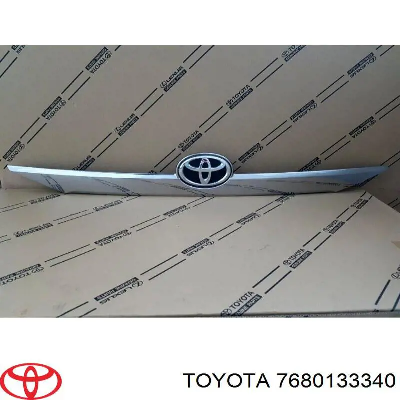 Накладка крышки багажника 7680133340 Toyota