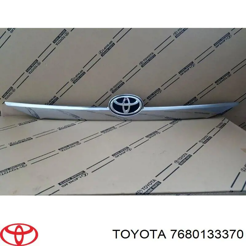 Накладка крышки багажника 7680133370 Toyota