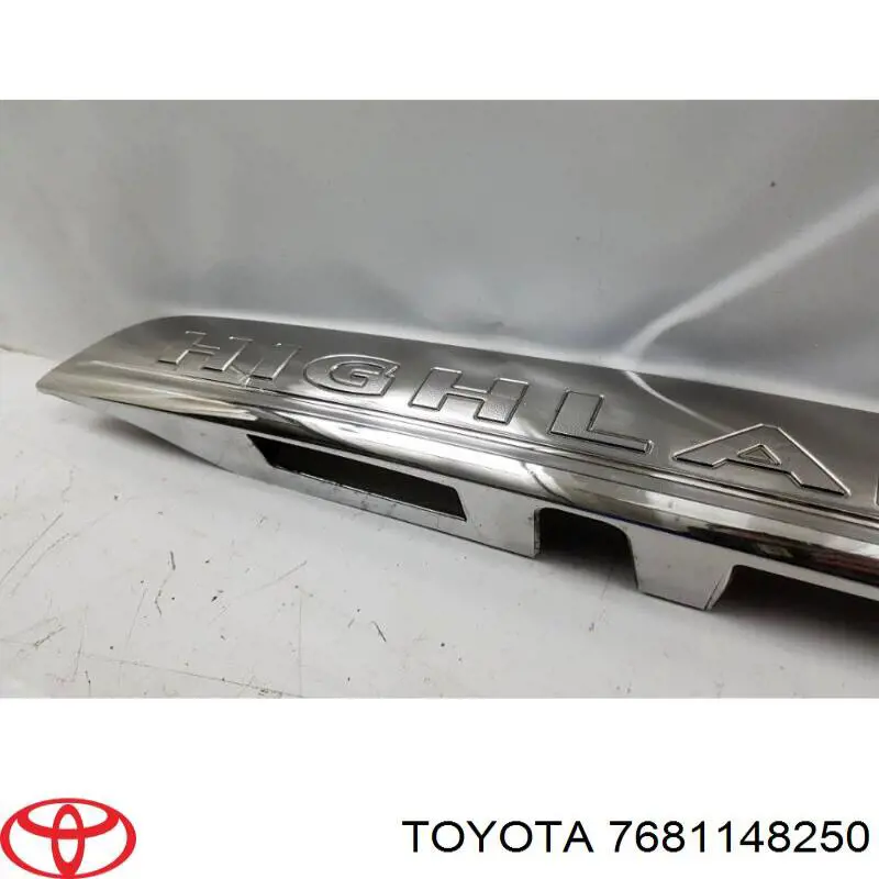 Купить 7681148250 Toyota Накладка багажника
