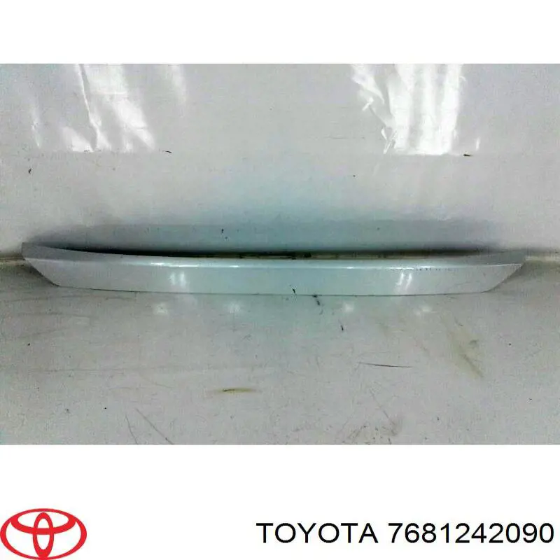 Купить 7681242090 Toyota Накладка багажника