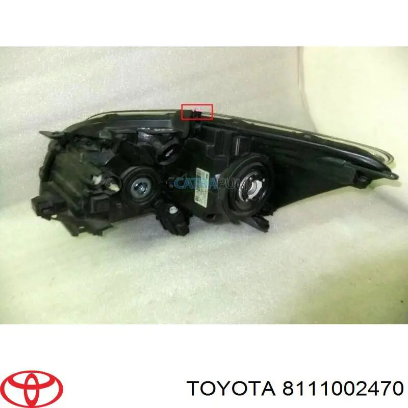 8111002470 Toyota Фара передняя правая