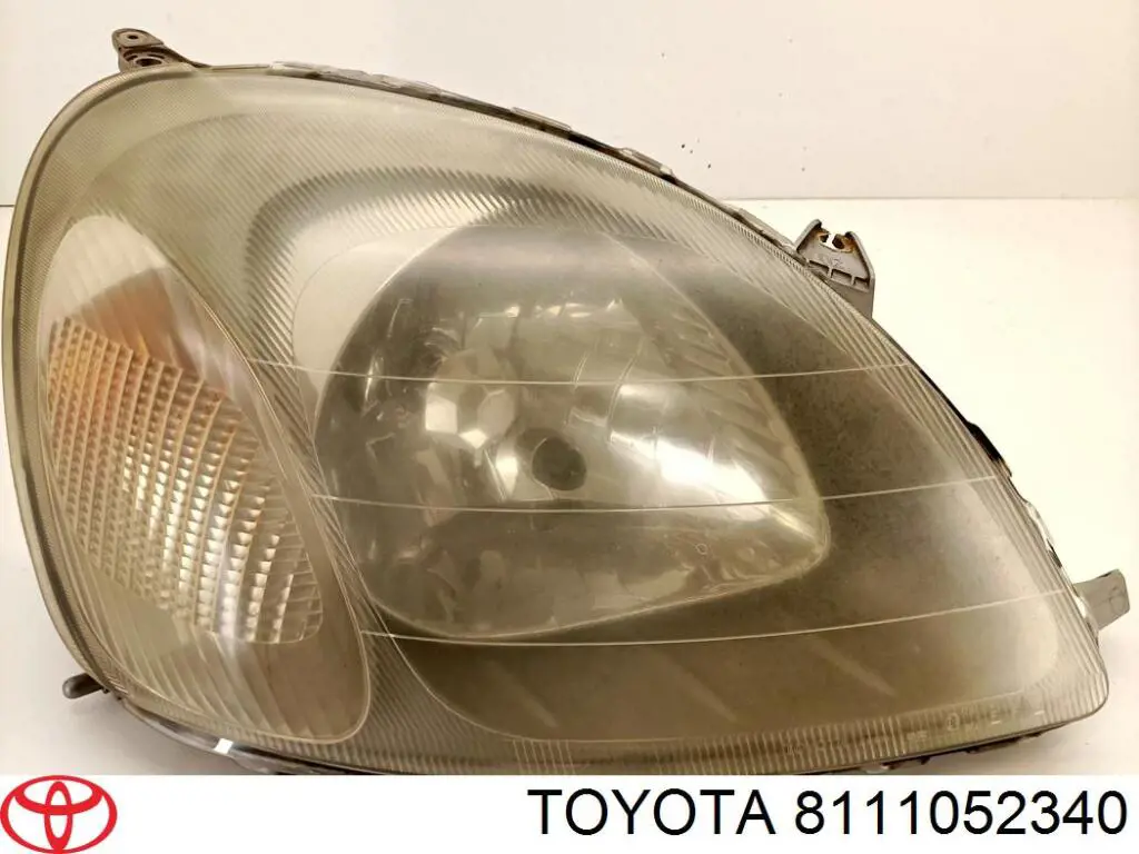 Фара правая 811300D090 Toyota