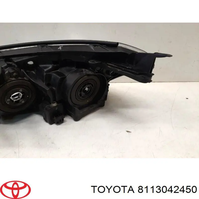 Купить 8113042450 Toyota Фара основная правая