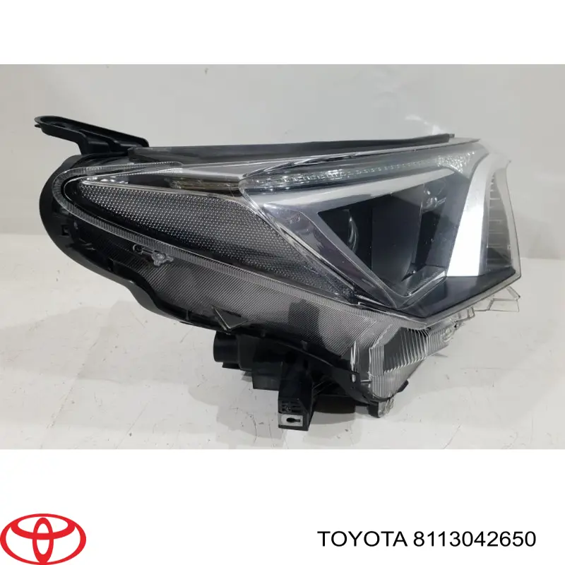 Правая блок фара Toyota 8113042650 цена, от 310.47 USD