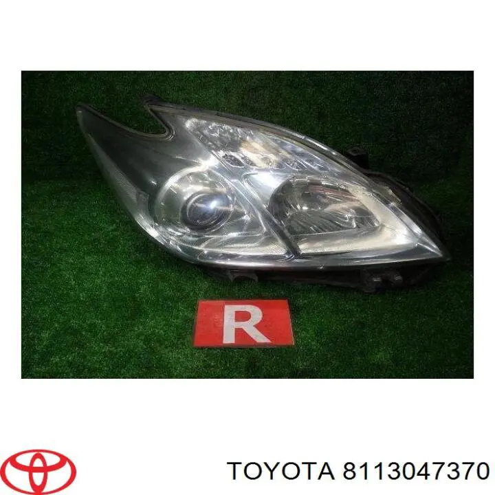 Фара правая 8113047370 Toyota