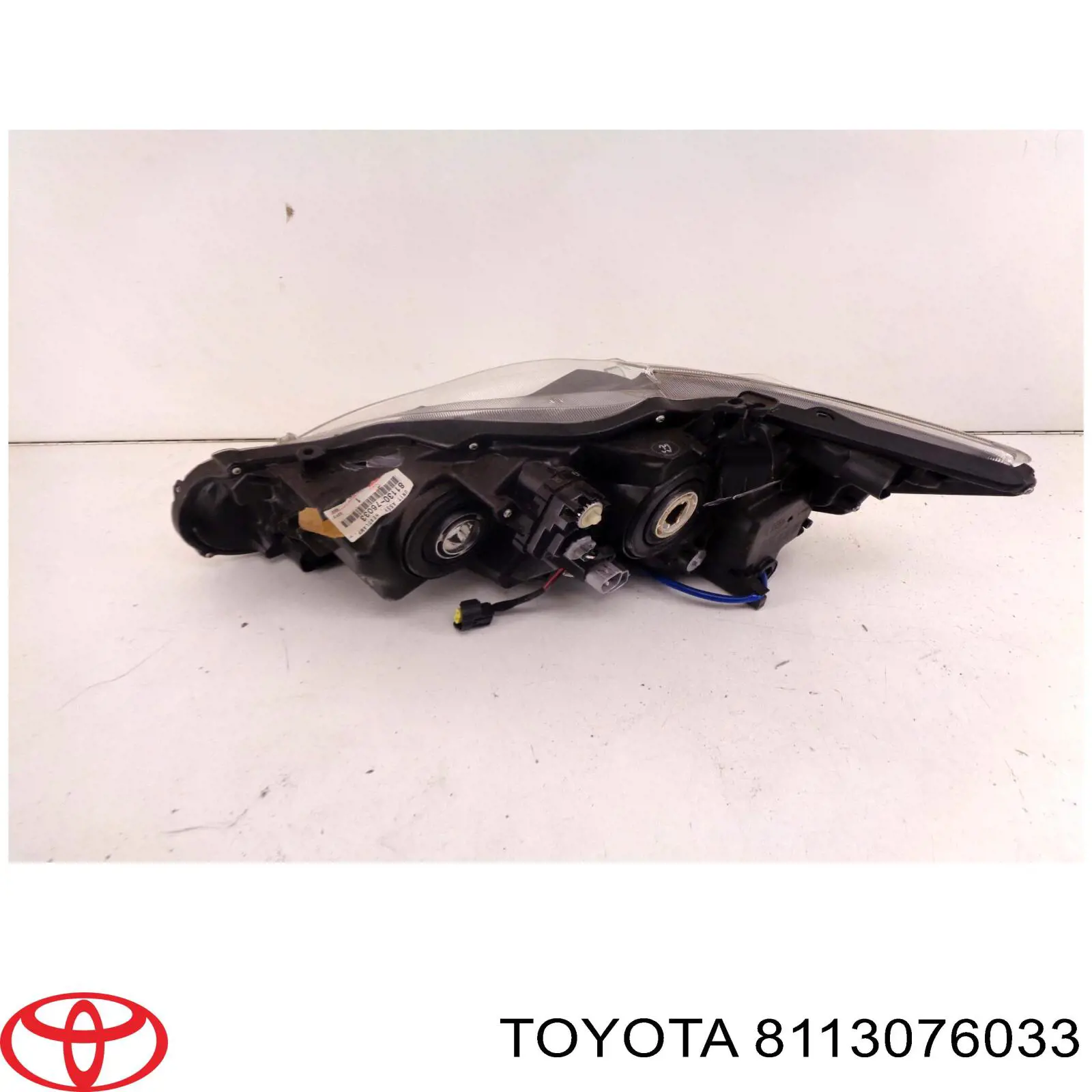 Правая блок фара Toyota 8113076033 цена, от 825.34 USD
