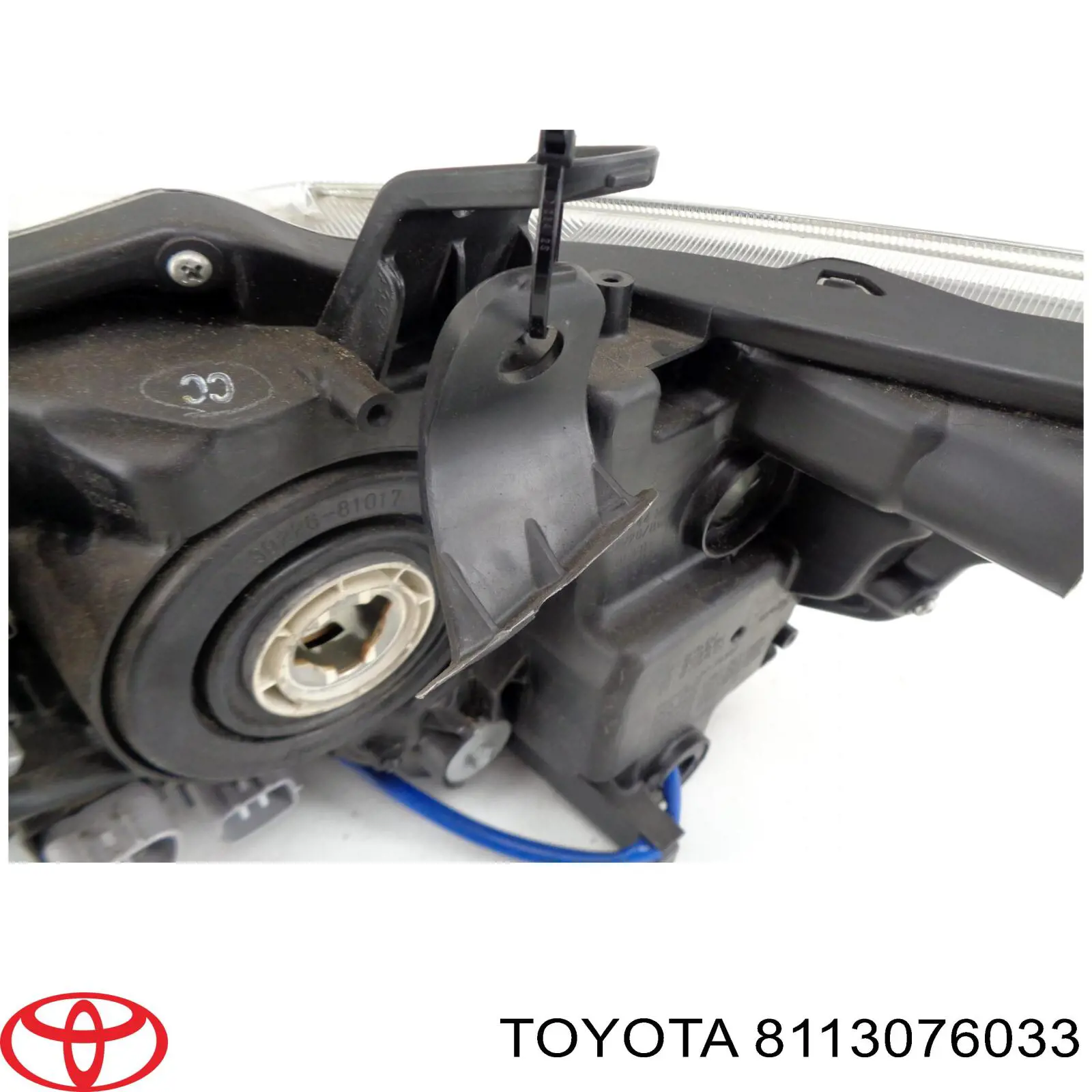 8113076033 Toyota Фара передняя правая