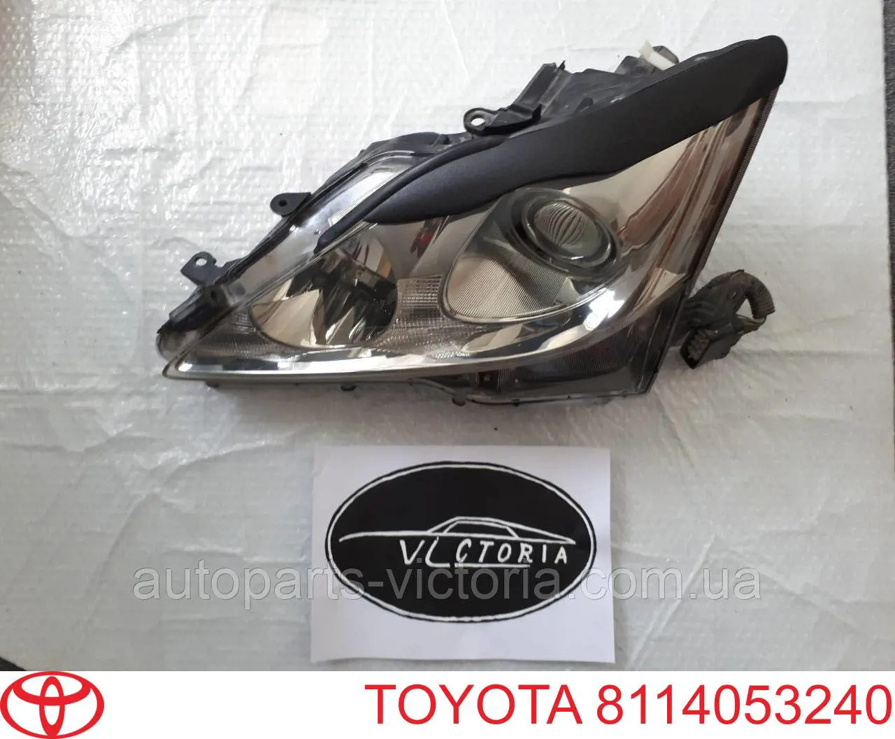 Фара правая TOYOTA 8114053240